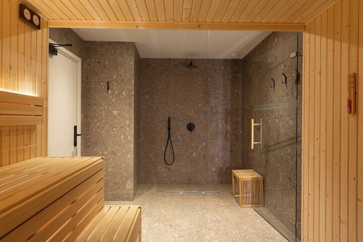 Spa 21 of 55