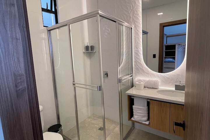 Room 18 of 34