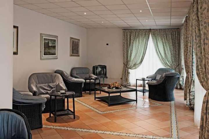 Entrance & Lobby