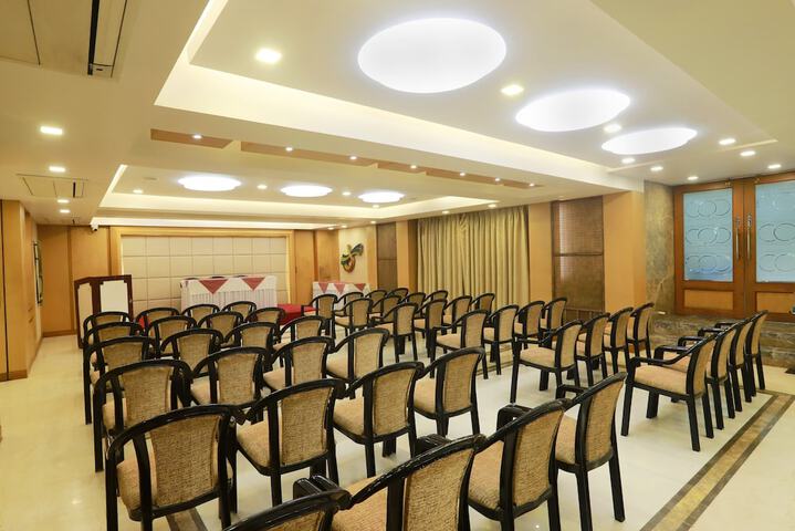Ballroom/Hall 51 of 66