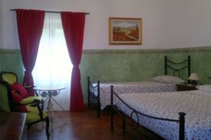 Room 8 of 27