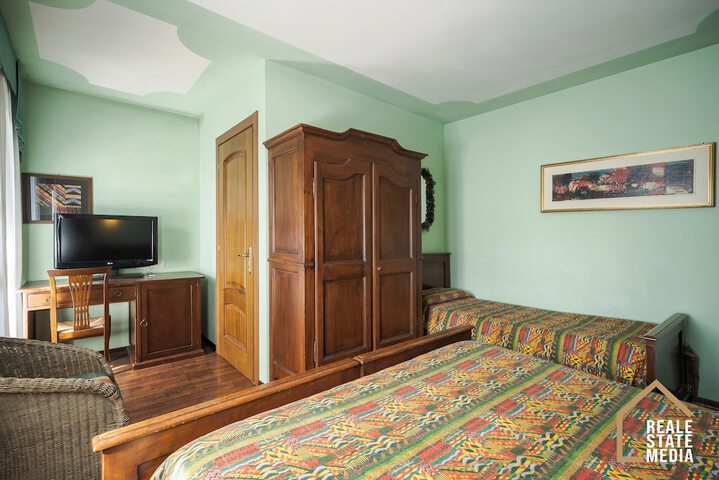 Room 11 of 68