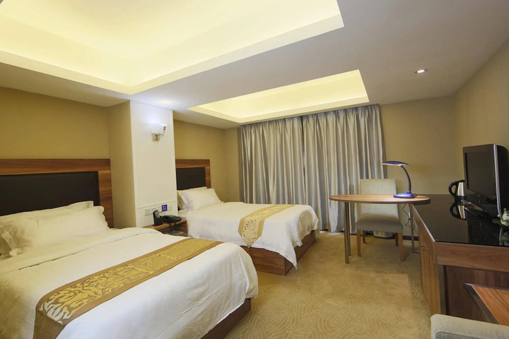 Room 3 of 9