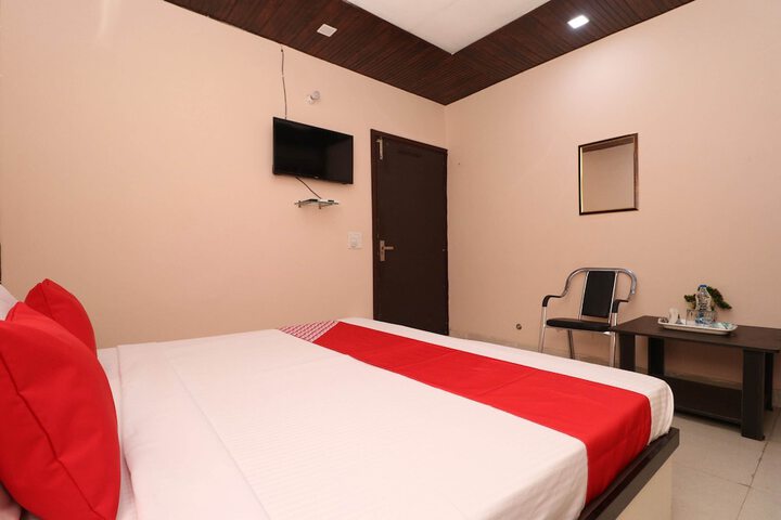 Room 25 of 25