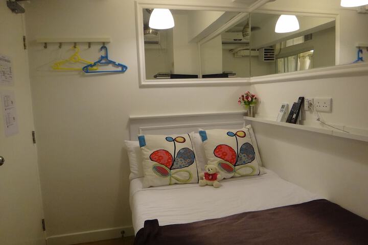 Room 7 of 48