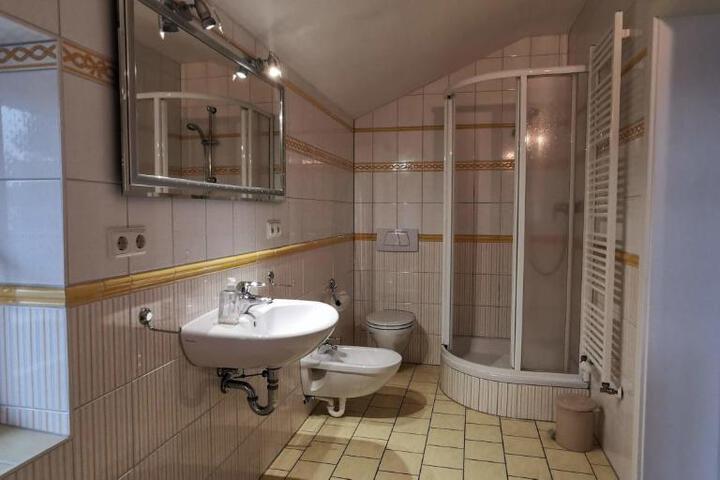 Room 5 of 14