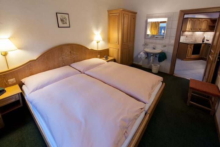 Room 9 of 56