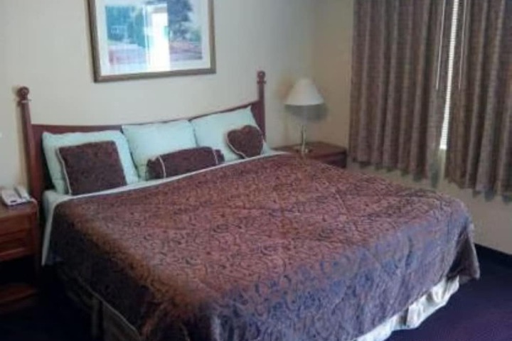Room 8 of 13