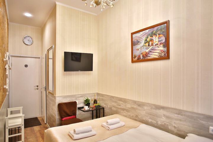 Room 7 of 125