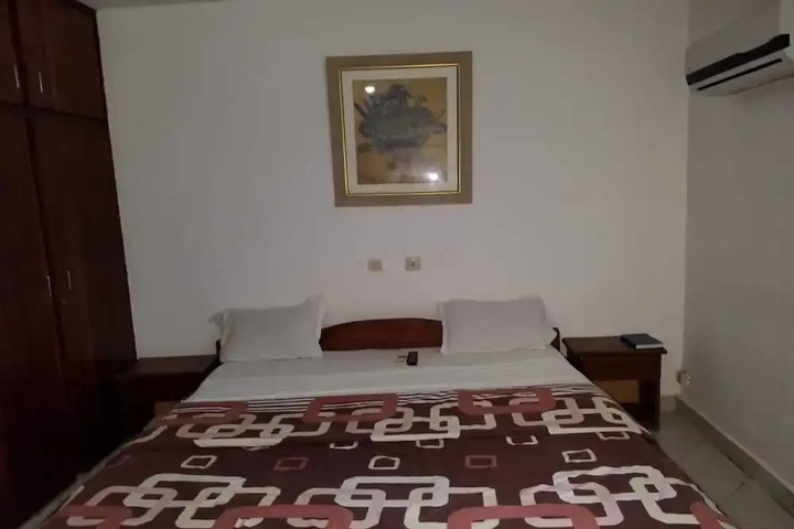 Room 6 of 19