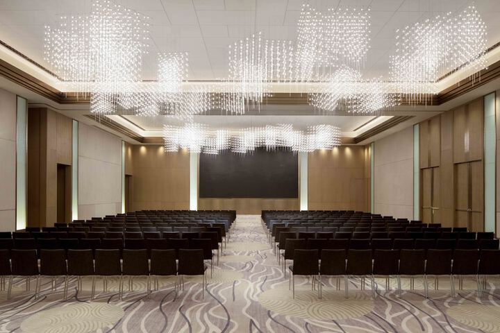 Ballroom/Hall 32 of 41