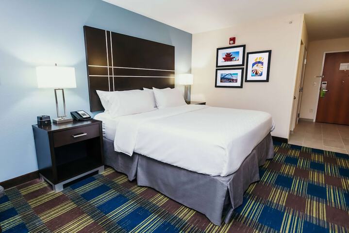 2 Queen Beds (3 of 14)