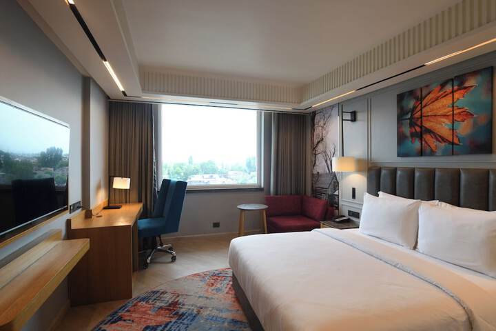 Room 8 of 69