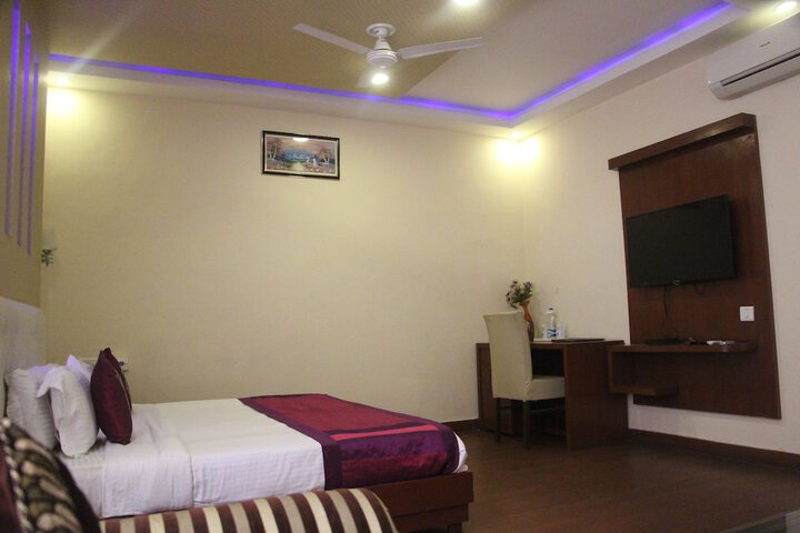 Room 16 of 29