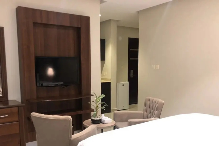 Room 2 of 7
