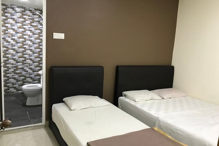 Room 11 of 68