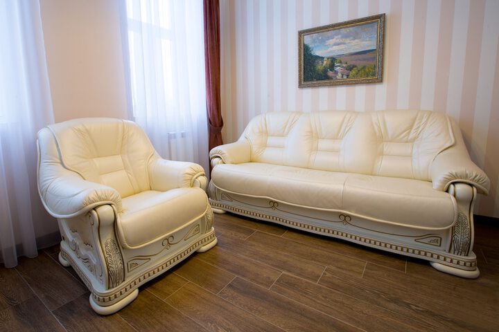 Room 4 of 38