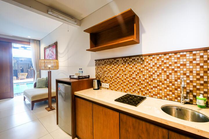 Room 6 of 25