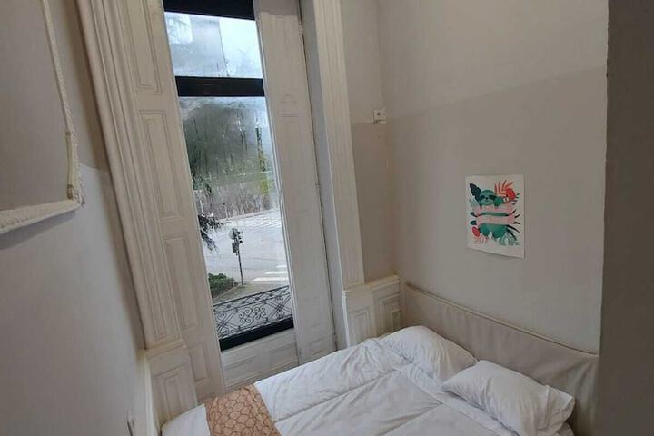 Room 16 of 30