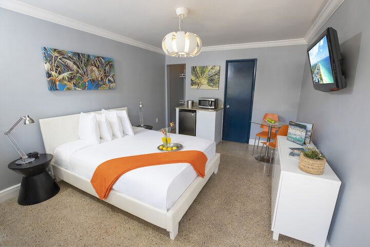 Standard Queen Room (1 of 31)