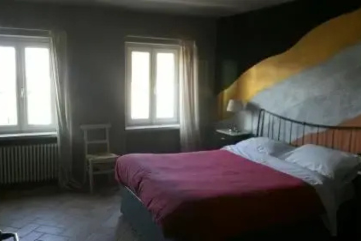 Room 4 of 5