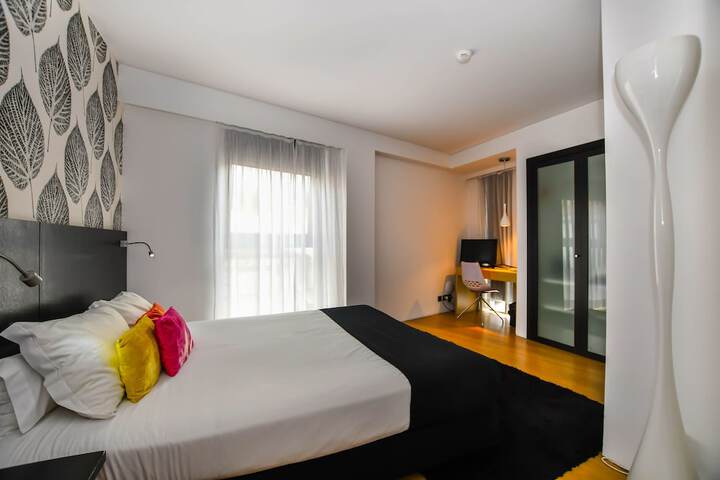 Room 10 of 51