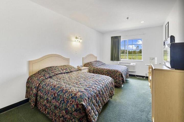 Standard Room, King or Two Doubles (2 of 3)