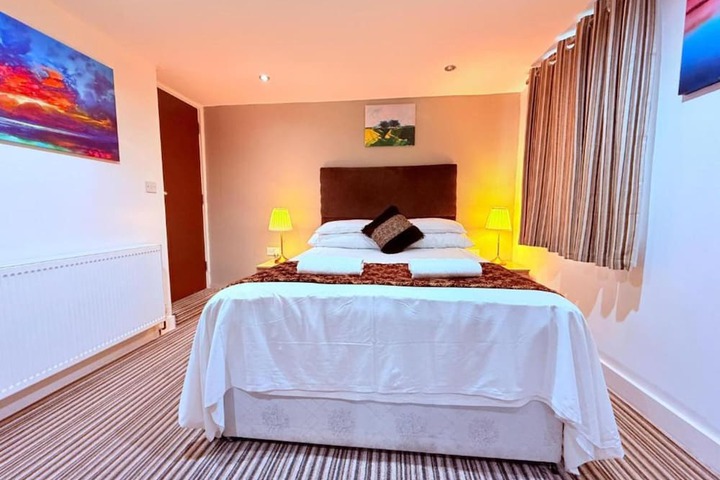 Room 6 of 20