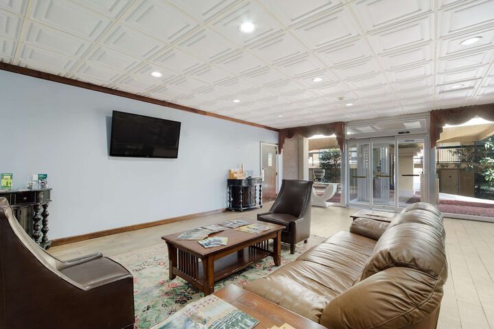 Hotel Interior 7 of 81