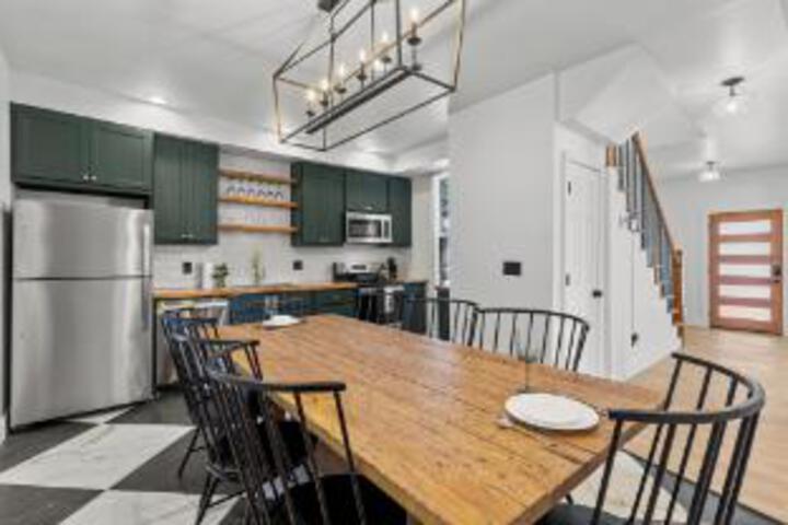 Photo of Stylish Home Near Wine Country - JZ Vacation Rentals