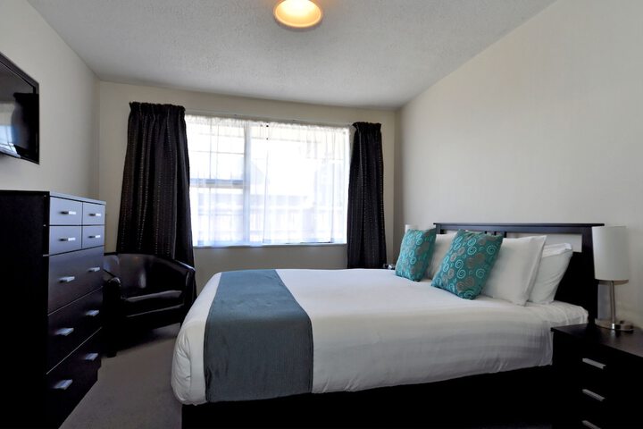 Room 16 of 34