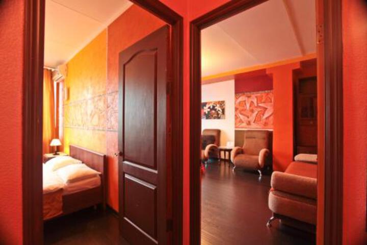 Room 32 of 35