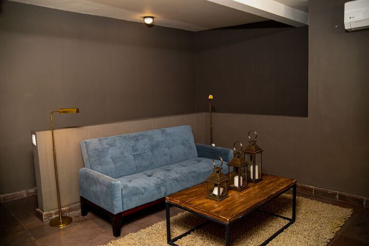 Room 10 of 74
