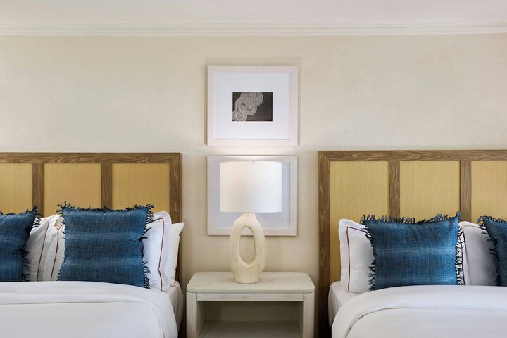 Room 16 of 100