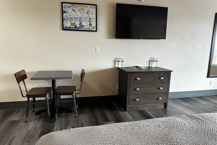 Room 12 of 159