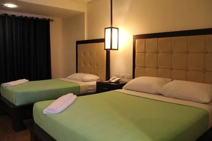 Room 10 of 37