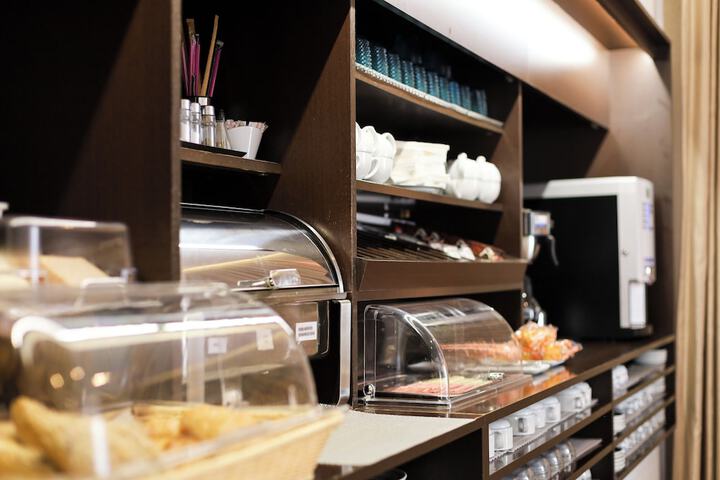 Breakfast/Coffee Service 25 of 46