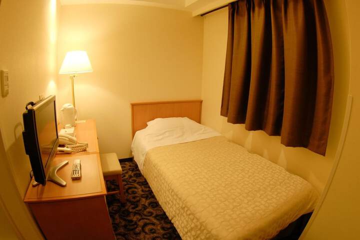 Room 18 of 40