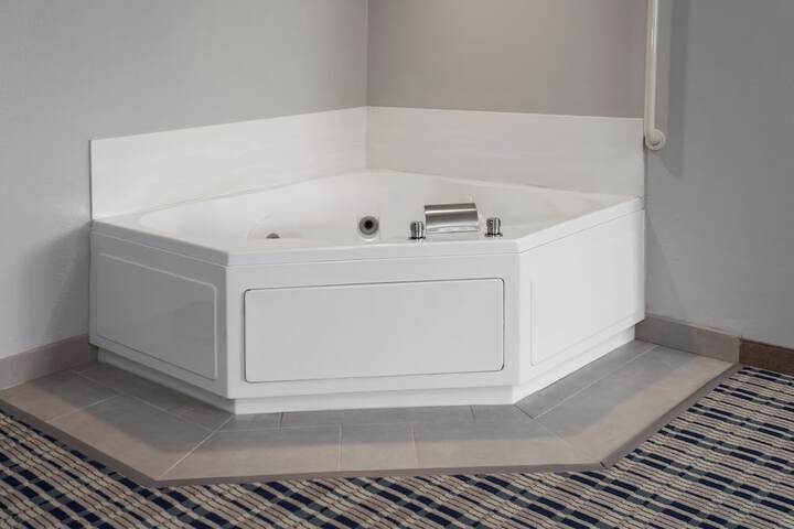 Hot Tub 41 of 59