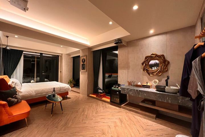 Room 15 of 147