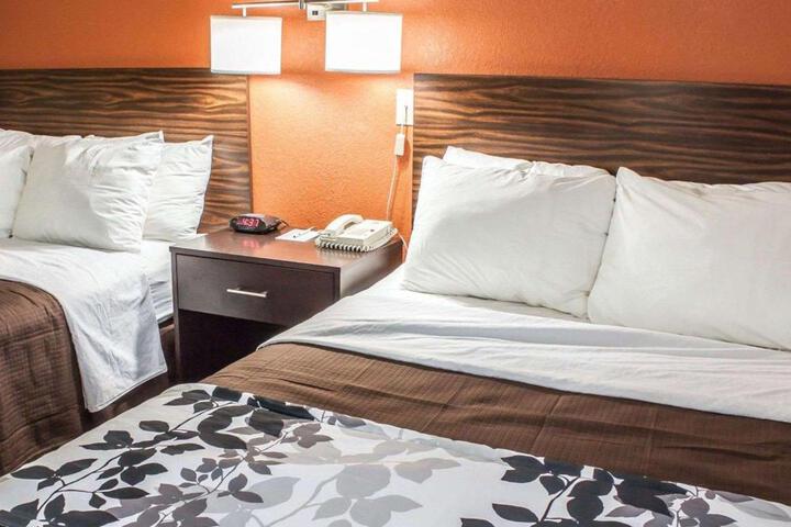 Standard Room, King or Two Doubles (3 of 7)