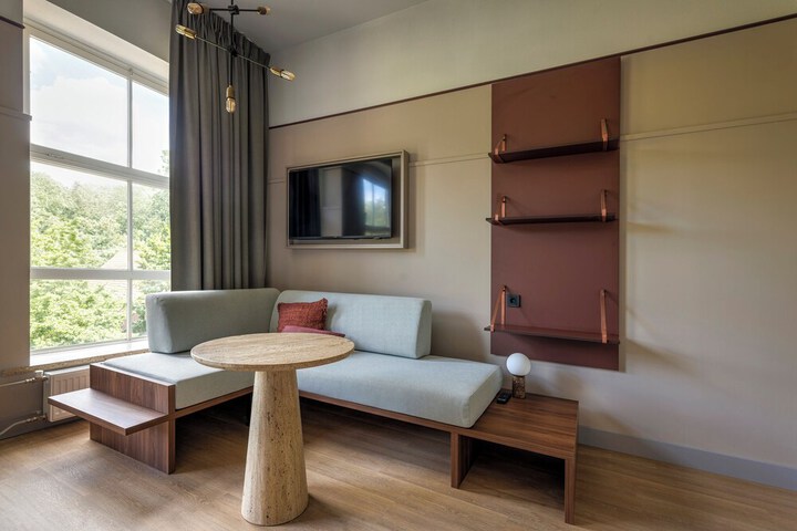 Room 15 of 51
