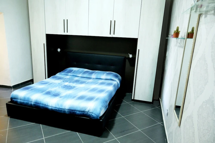 Room 3 of 10