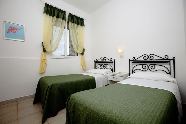 Room 13 of 62