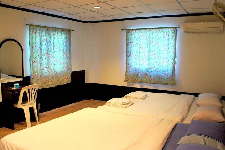 Room 4 of 47