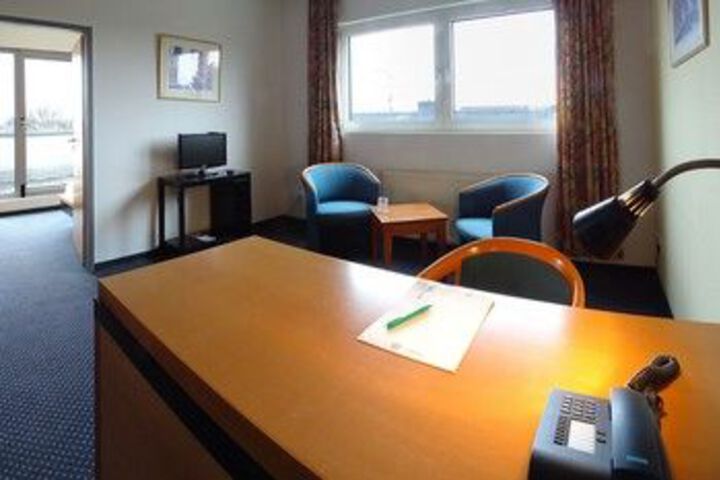 Room 12 of 16