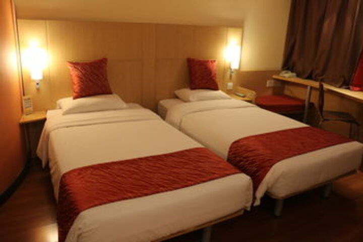 Room 20 of 29