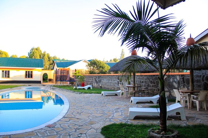 Pool 43 of 76