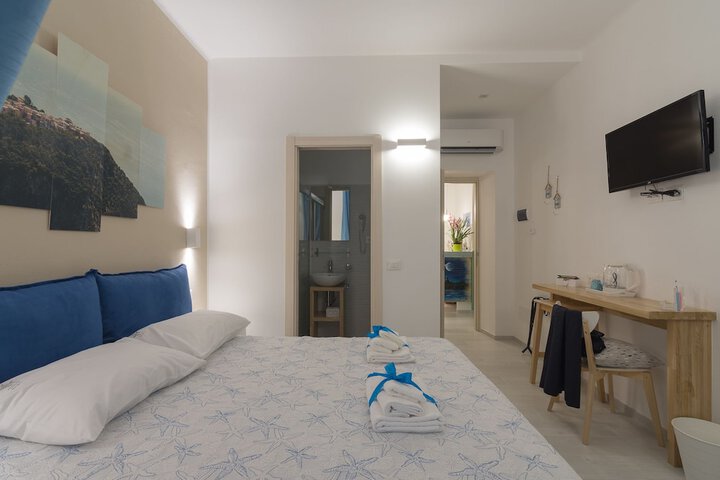 Room 7 of 31