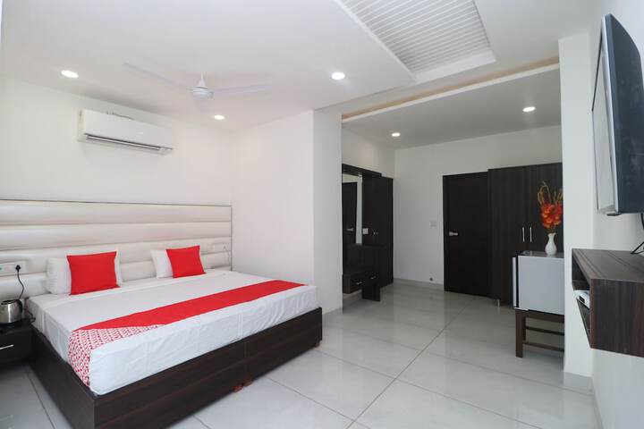 Room 17 of 23